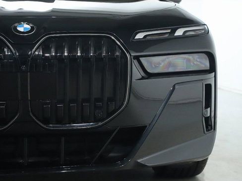 Used 2025 BMW 740i xDrive image 42