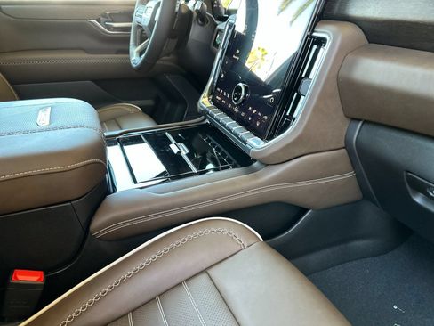 New 2026 GMC Yukon XL Denali Ultimate AWD/4WD image 17