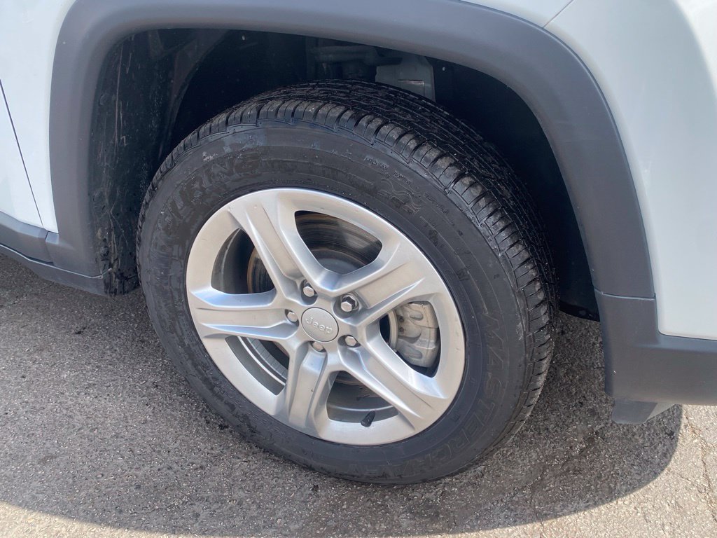 Used 2024 Jeep Compass Latitude AWD/4WD image 29