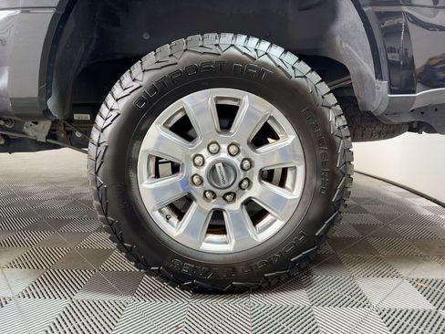 Used 2017 Ford F250 Platinum w/ Platinum Ultimate Package image 10