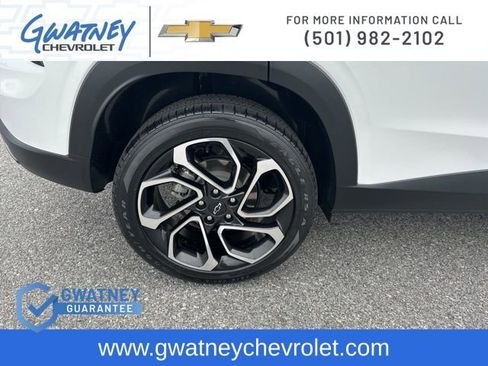 Used 2024 Chevrolet Trax RS w/ Sunroof Package image 11