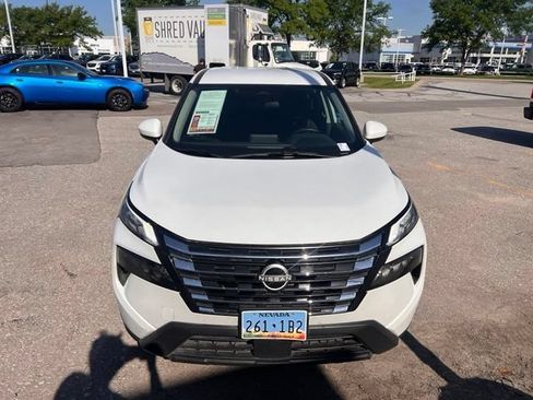 Used 2025 Nissan Rogue SV AWD/4WD image 4