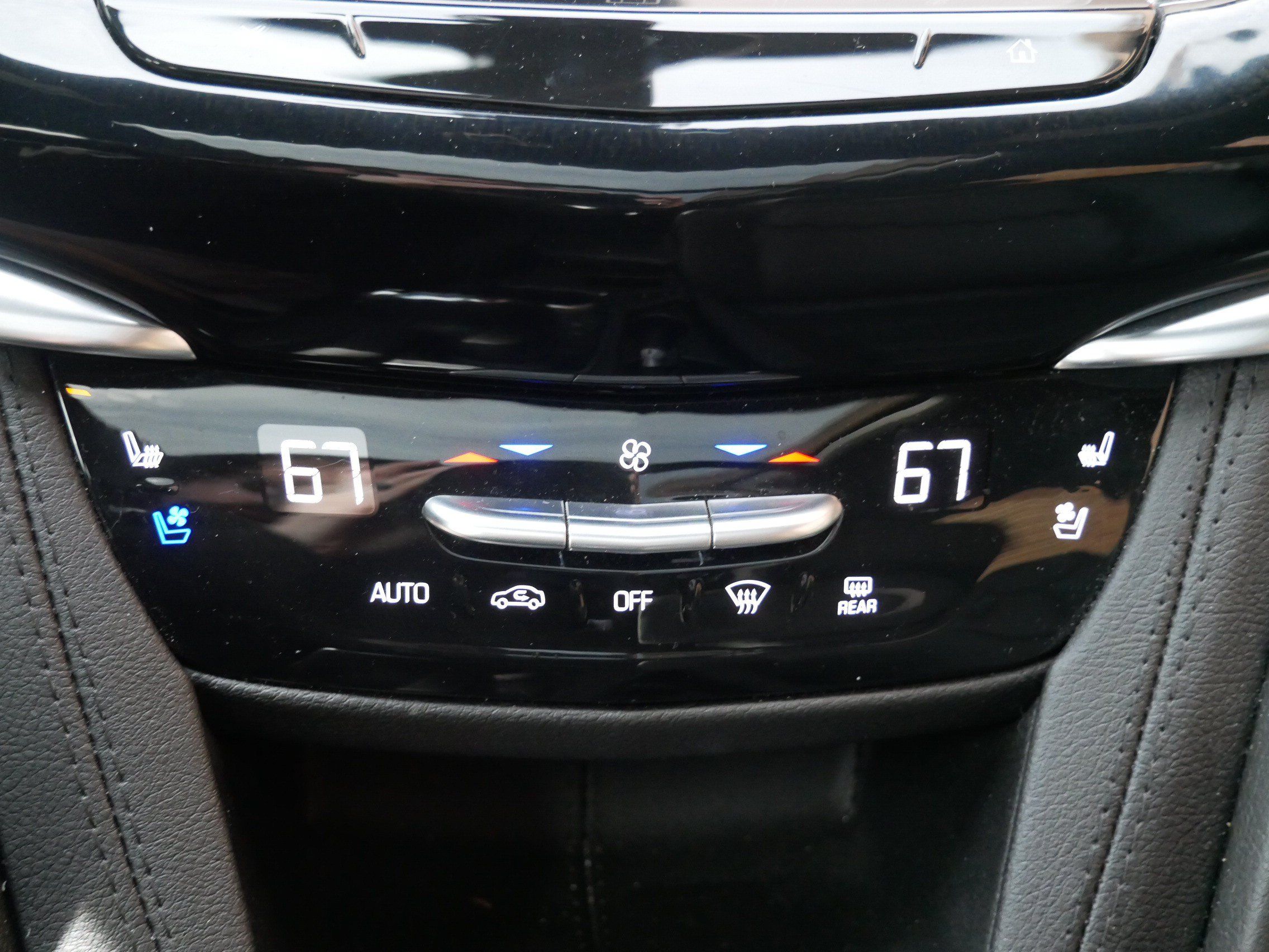Used 2024 Cadillac XT6 Sport w/ LPO, ONYX Package AWD/4WD image 19