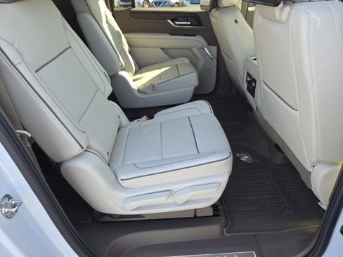 New 2026 GMC Yukon XL Denali w/ Denali Reserve Package AWD/4WD image 30