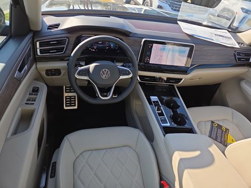 New 2026 Volkswagen Atlas SEL Premium R-Line AWD/4WD image 7