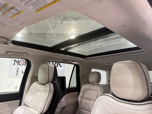Used 2021 Lincoln Navigator Black Label w/ Cargo Convenience Package AWD/4WD image 15