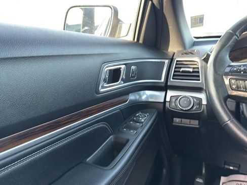 Used 2018 Ford Explorer Limited w/ Equipment Group 301A image 65