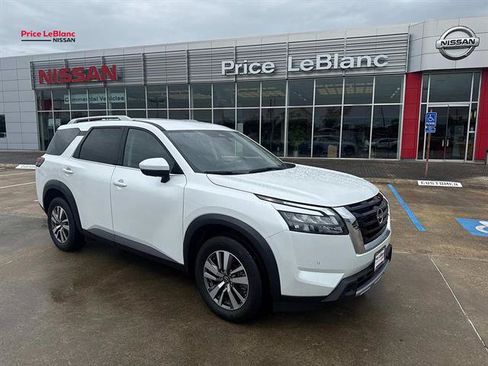 Certified 2025 Nissan Pathfinder SL AWD/4WD image 1