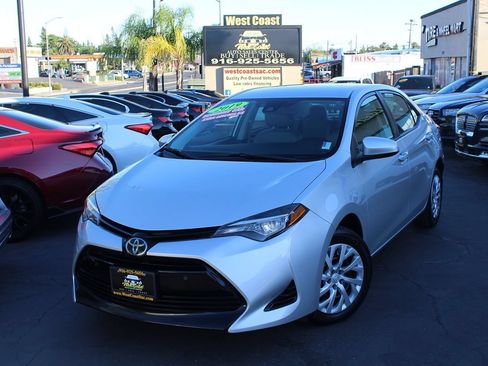 Used 2019 Toyota Corolla LE FWD image 2