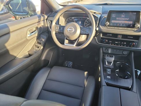 Certified 2024 Nissan Rogue SV w/ SV Premium Package image 10