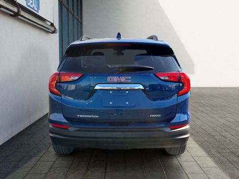 Used 2021 GMC Terrain SLE w/ Driver Convenience Package image 4