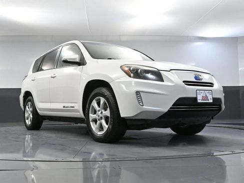 Used 2012 Toyota RAV4 EV image 47