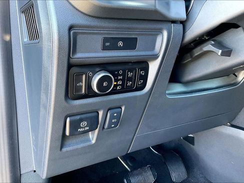 Used 2025 Ford F150 Lariat w/ Equipment Group 501A Mid image 23