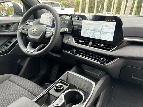 New 2026 Chevrolet Equinox LT AWD/4WD image 30