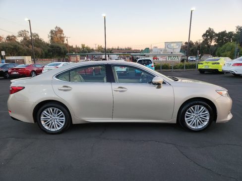 Used 2014 Lexus ES 350 w/ Premium Package image 6