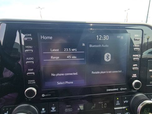 Used 2022 Toyota Highlander XLE AWD/4WD image 16
