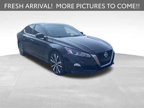 Used 2021 Nissan Altima 2.5 SR w/ SR Premium Package FWD image 3