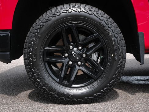 Used 2021 Chevrolet Silverado 1500 LT Trail Boss w/ Convenience Package II AWD/4WD image 13