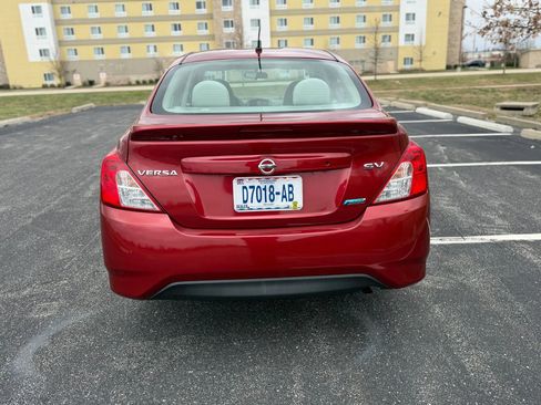 Used 2016 Nissan Versa SV image 4