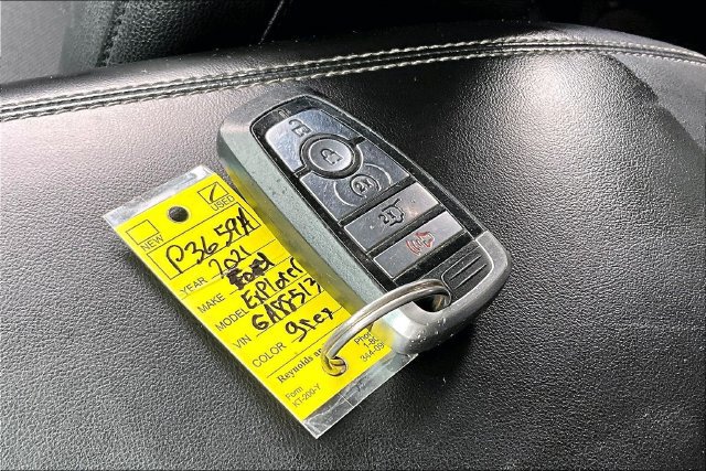 Used 2021 Ford Explorer Limited w/ Equipment Group 301A AWD/4WD image 36