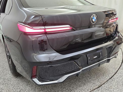 Used 2023 BMW 740i w/ Parking Assistance Package RWD image 29