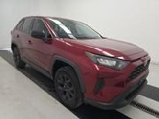 Used 2022 Toyota RAV4 LE video 1