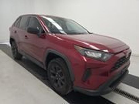 Used 2022 Toyota RAV4 LE image 1