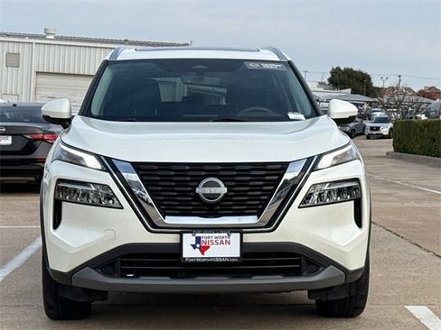 Used 2023 Nissan Rogue SV w/ SV Premium Package image 3