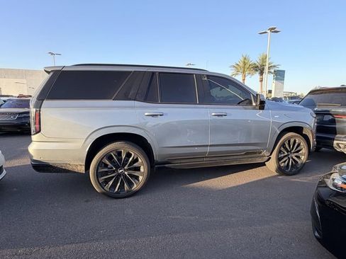 Used 2025 Cadillac Escalade Sport Platinum w/ LPO, ONYX Package image 7