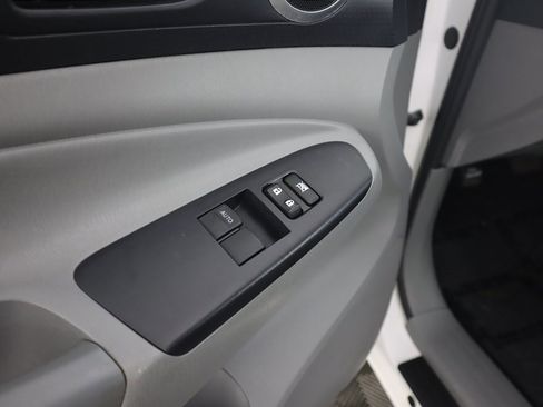 Used 2012 Toyota Tacoma PreRunner image 29