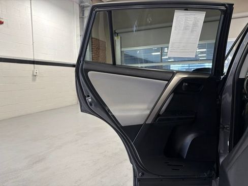 Used 2015 Toyota RAV4 LE FWD image 25