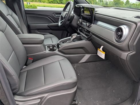 New 2026 Chevrolet Colorado LT w/ LT Convenience Package AWD/4WD image 6