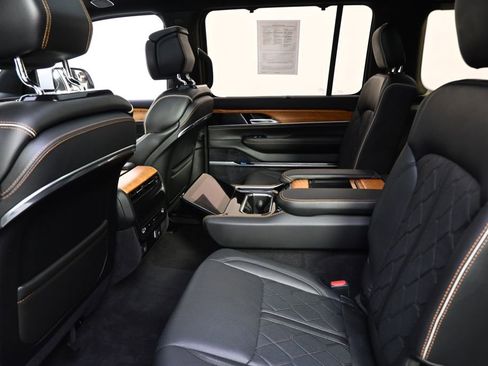 Used 2022 Jeep Grand Wagoneer Series III w/ HD Trailer Tow Package image 21