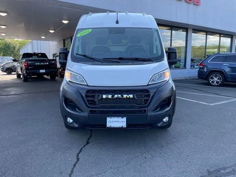 Used 2025 RAM ProMaster 2500 w/ Convenience Group FWD image 2