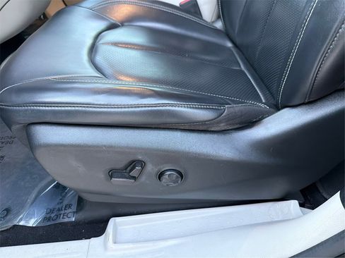 Used 2021 Chrysler Voyager Lxi image 19