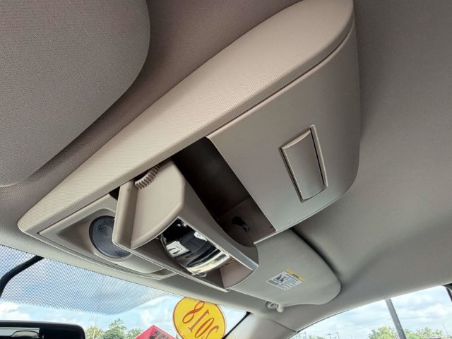 Used 2018 Dodge Grand Caravan SE w/ UConnect Hands-Free Group FWD image 25