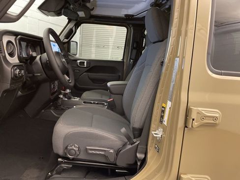 New 2026 Jeep Gladiator Sport image 14