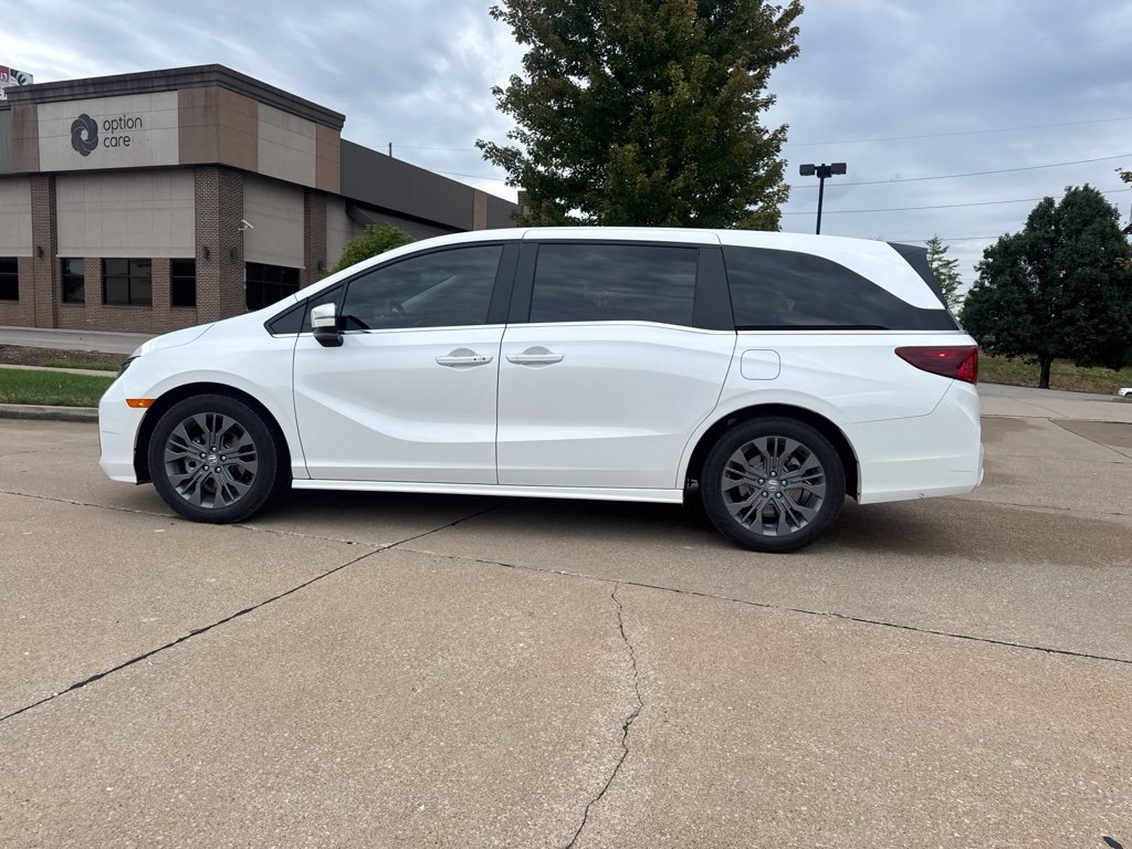 Used 2025 Honda Odyssey Touring image 6