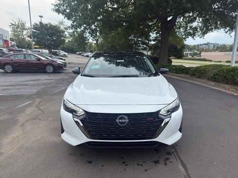 New 2025 Nissan Sentra SR image 2