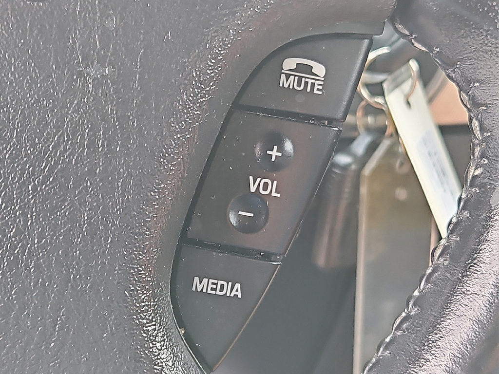 Used 2005 Ford Thunderbird RWD image 22