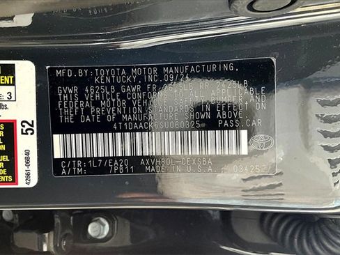 Used 2025 Toyota Camry SE image 31