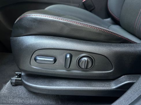 Used 2024 Chevrolet Equinox RS FWD image 13