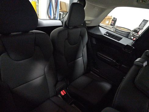 Used 2025 Volvo XC90 B6 Plus image 7