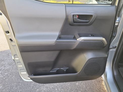 Used 2022 Toyota Tacoma SR5 image 12