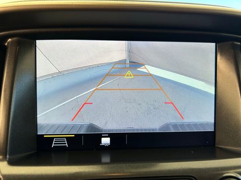 Used 2021 Chevrolet Colorado Z71 w/ Safety Package image 32