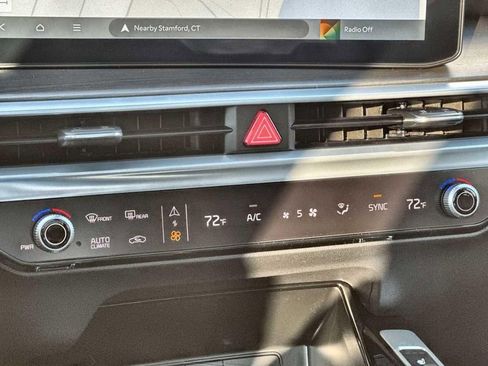 New 2025 Kia Sorento SX image 25