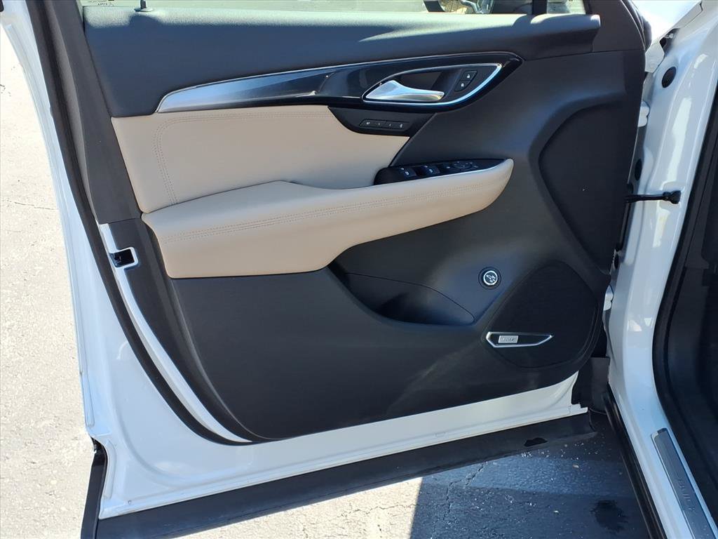 Used 2025 Buick Envision Preferred AWD/4WD image 17
