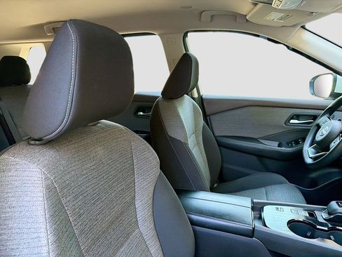 Used 2023 Nissan Rogue SV image 25