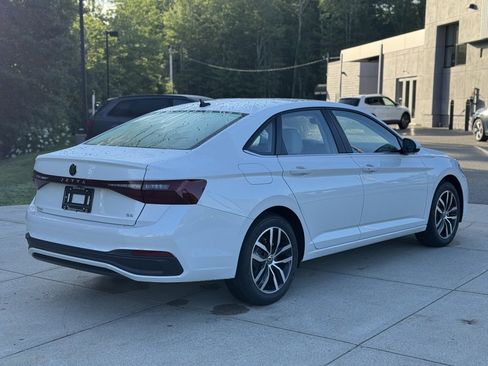 New 2025 Volkswagen Jetta SE image 7