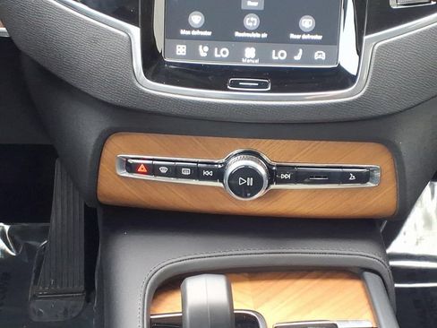 Certified 2025 Volvo XC90 T8 Plus w/ Protection Package AWD/4WD image 20